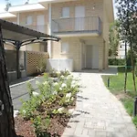 Tamerici Villa *